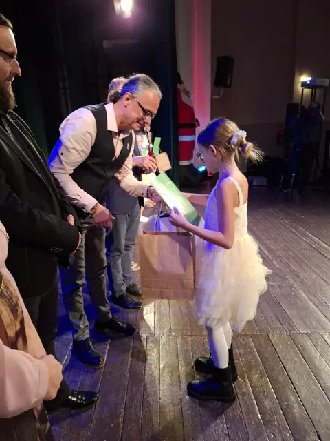 Rozśpiewane dzieciaki na scenie WDK — zdjęcie 32