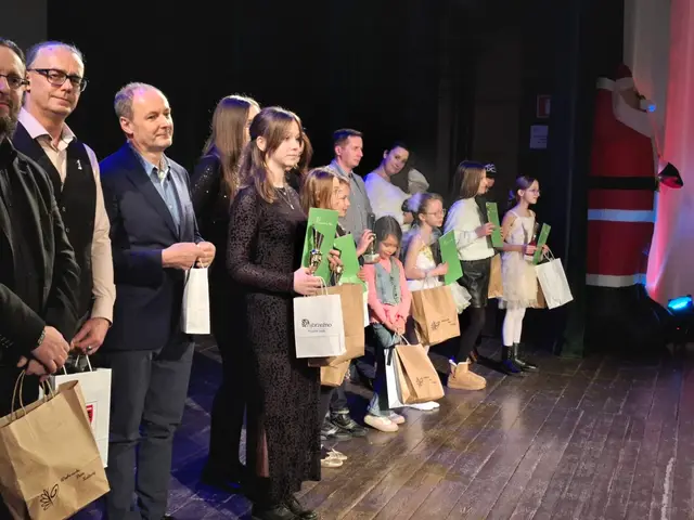 Rozśpiewane dzieciaki na scenie WDK — zdjęcie 33