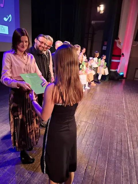Rozśpiewane dzieciaki na scenie WDK — zdjęcie 34