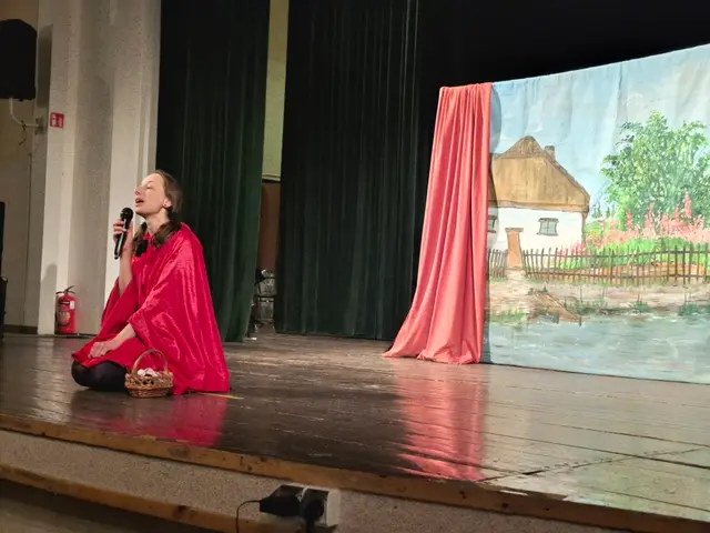 „Czerwony Kapturek” na scenie WDK — zdjęcie 2