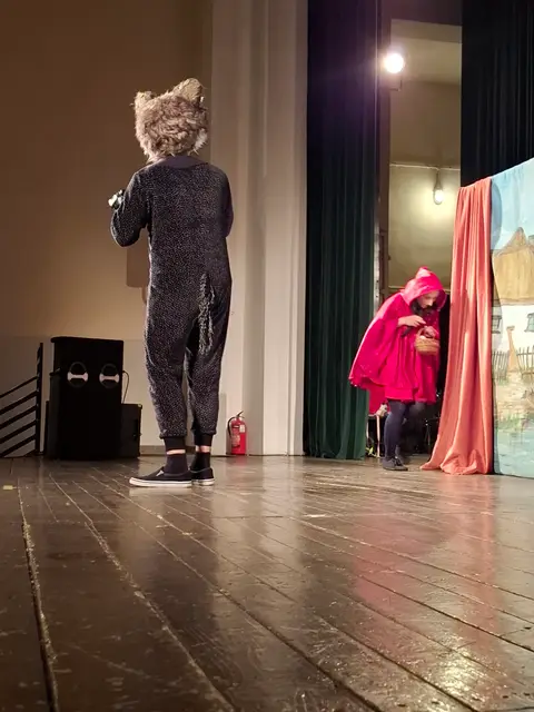 „Czerwony Kapturek” na scenie WDK — zdjęcie 3