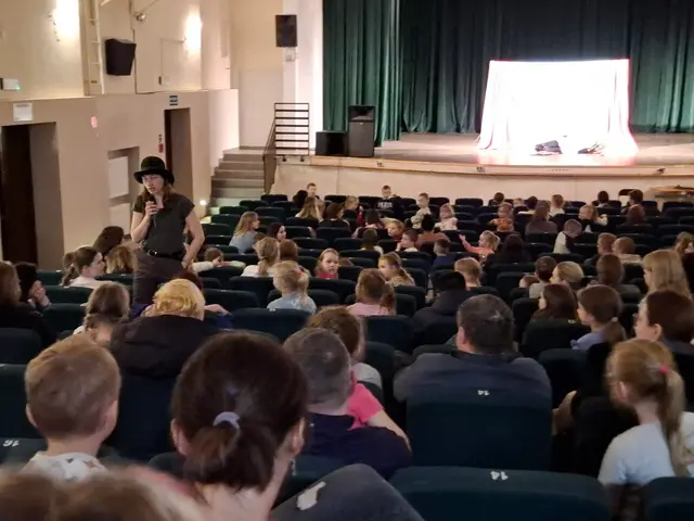 „Czerwony Kapturek” na scenie WDK — zdjęcie 14