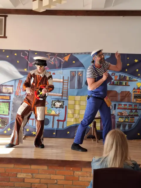 Spektakl teatralny dla dzieci — zdjęcie 8
