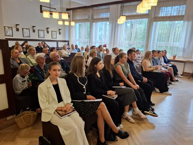 Promocja książki „Wąbrzeskie wspomnienia” w WDK — zdjęcie 7