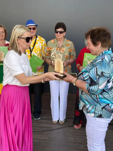Wąbrzeska Biesiada Seniorów za nami – święto radości, śpiewu i integracji! — zdjęcie 1