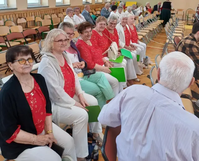 Zespół „Wesoła Ferajna” na Przeglądzie Zespołów Wokalnych w Małej Nieszawce — zdjęcie 2
