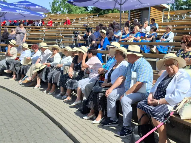 Wąbrzeska Biesiada Seniorów za nami – święto radości, śpiewu i integracji! — zdjęcie 5