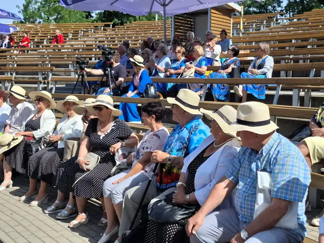 Wąbrzeska Biesiada Seniorów za nami – święto radości, śpiewu i integracji! — zdjęcie 6