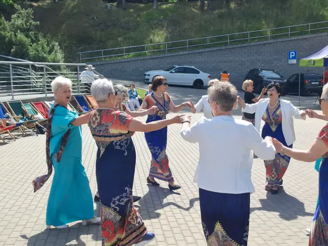 Wąbrzeska Biesiada Seniorów za nami – święto radości, śpiewu i integracji! — zdjęcie 13