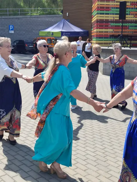 Wąbrzeska Biesiada Seniorów za nami – święto radości, śpiewu i integracji! — zdjęcie 16