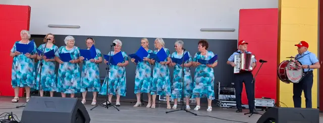 Wąbrzeska Biesiada Seniorów za nami – święto radości, śpiewu i integracji! — zdjęcie 19