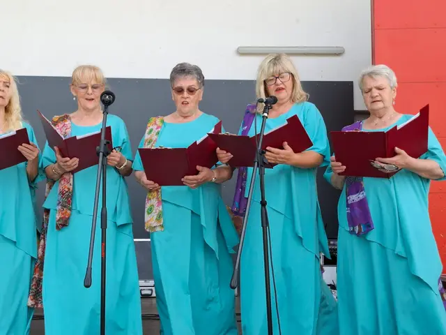 Wąbrzeska Biesiada Seniorów za nami – święto radości, śpiewu i integracji! — zdjęcie 23