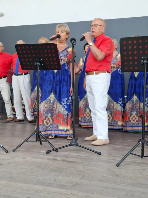 Wąbrzeska Biesiada Seniorów za nami – święto radości, śpiewu i integracji! — zdjęcie 25