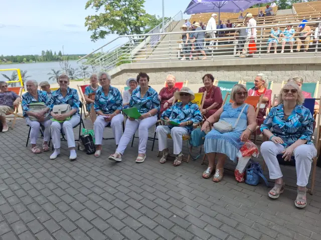 Wąbrzeska Biesiada Seniorów za nami – święto radości, śpiewu i integracji! — zdjęcie 37