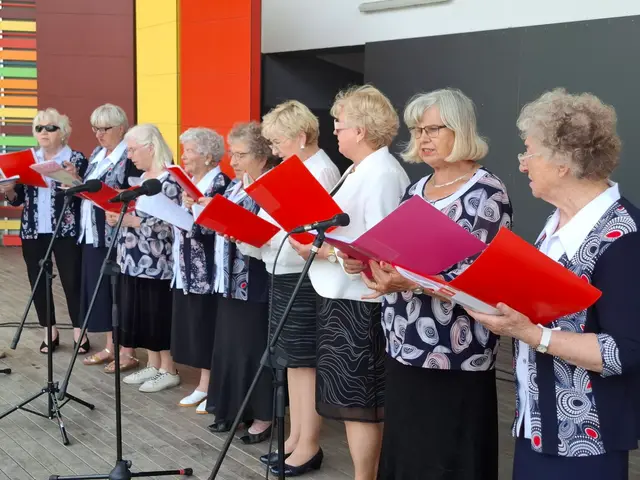 Wąbrzeska Biesiada Seniorów za nami – święto radości, śpiewu i integracji! — zdjęcie 40