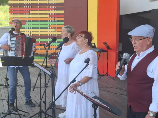Wąbrzeska Biesiada Seniorów za nami – święto radości, śpiewu i integracji! — zdjęcie 50