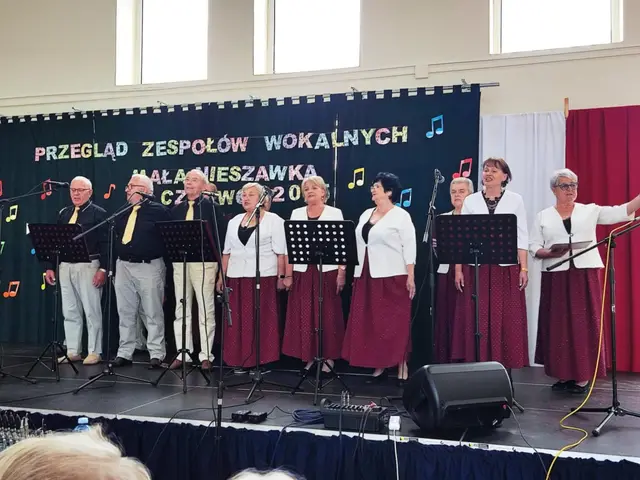 Zespół „Wesoła Ferajna” na Przeglądzie Zespołów Wokalnych w Małej Nieszawce — zdjęcie 5
