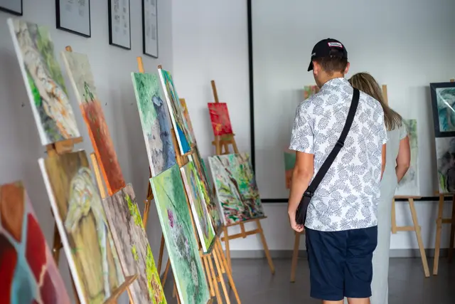 🎨 Mikroświat pełen kolorów – za nami sierpniowe plenery malarskie — zdjęcie 12