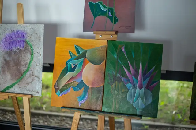 🎨 Mikroświat pełen kolorów – za nami sierpniowe plenery malarskie — zdjęcie 4