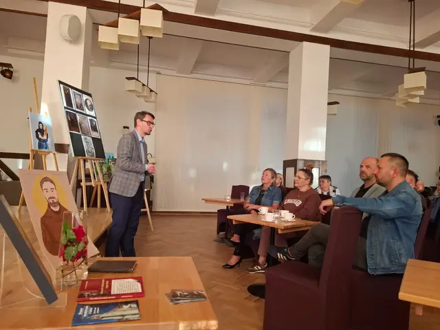 Ojciec Bernard w sztuce — zdjęcie 17