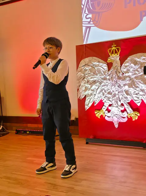 Wojewódzki Przegląd Piosenki i Pieśni Patriotycznej w WDK — zdjęcie 3