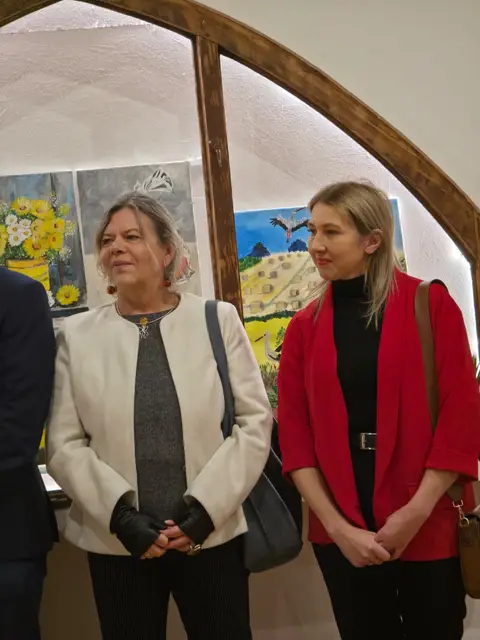 Wystawa twórczości Ewy Sękowskiej otwarta — zdjęcie 2