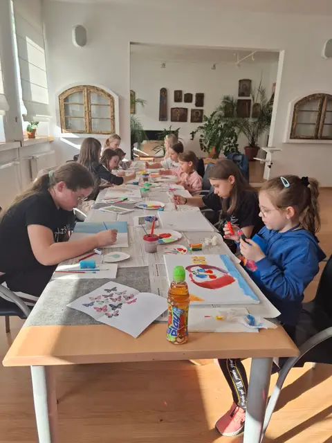 Warsztaty malarskie dla dzieci za nami — zdjęcie 9